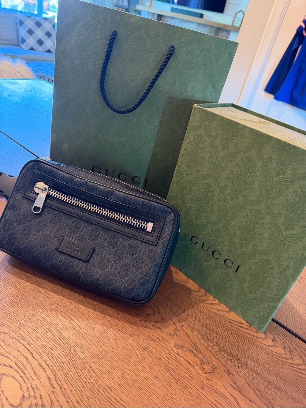 Gucci Black GG Supreme Canvas Zip Crossbody Pouch